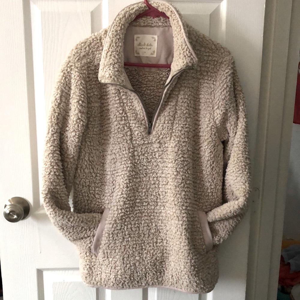 Altar’d State
Cream Sherpa Pullover
Very comfortable 
Nearly New
Worn Twice
